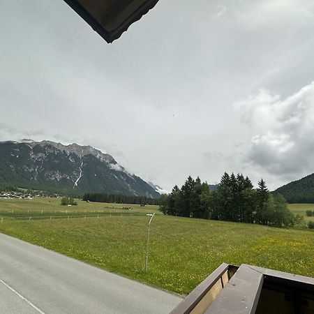 Haus am Waldrand Lägenhet Leutasch Exteriör bild