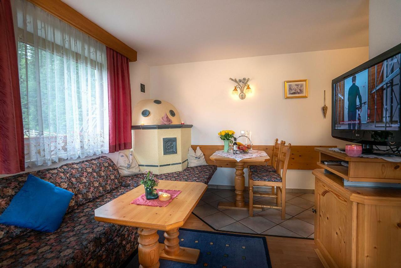 Haus am Waldrand Lägenhet Leutasch Exteriör bild